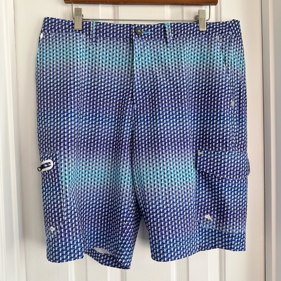 Tommy Bahama Cayman Isles Ombre 10 Inch Hybrid Shorts - Picture 5 of 8